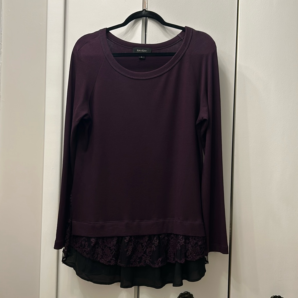 Karen Kane Sweater With Lace Hem. Size Large